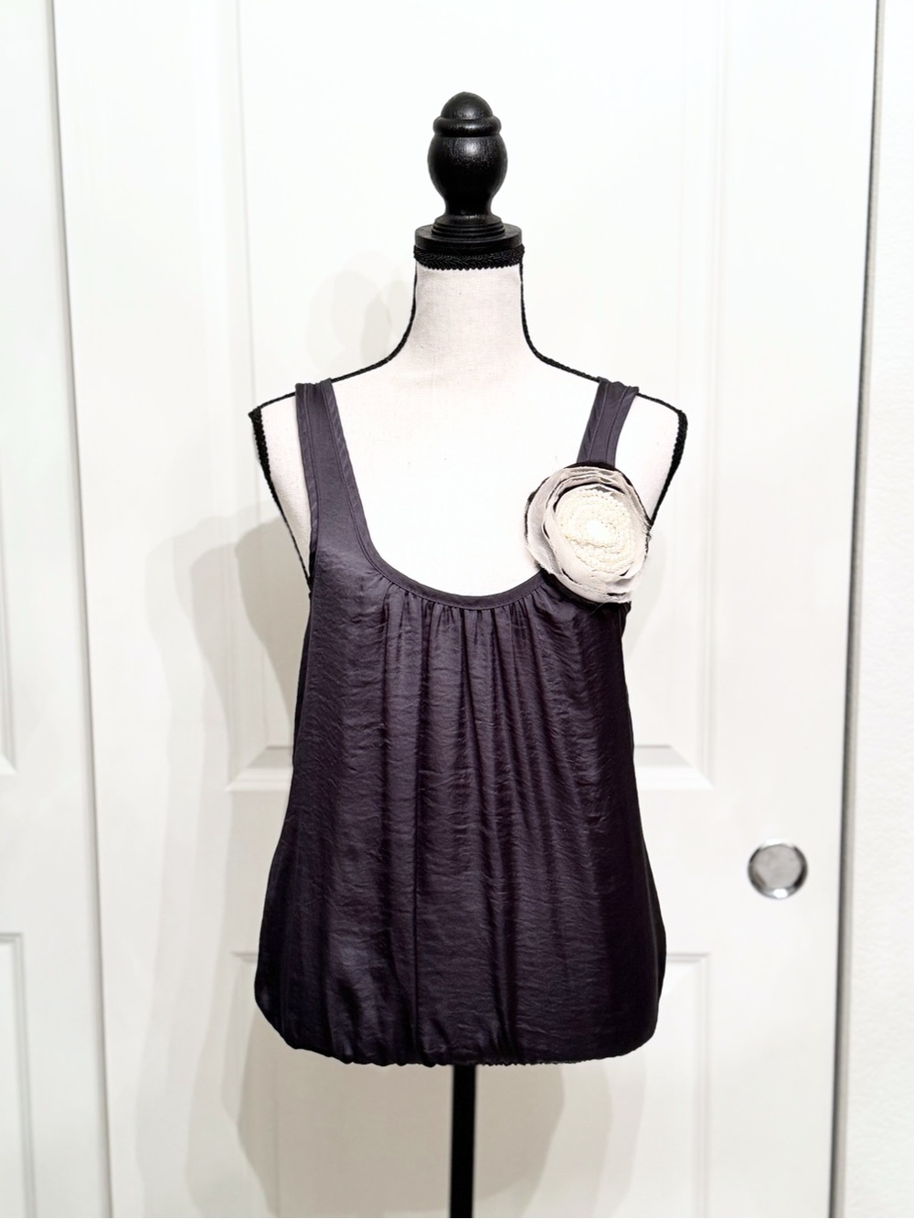 Solemio Slate Gray Beaded Flower Bubble Hem Tank Top, Size S